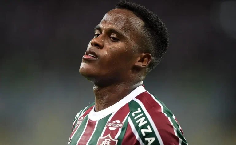 Wolverhampton aceita proposta do Palmeiras por John Arias e Fluminense tem até amanhã (04) para cobrir