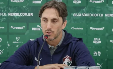 Zubeldía analisa clássico e destaca vitória justa do Fluminense sobre o Botafogo