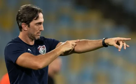 Zubeldía define estratégia e Fluminense vence Bangu, avançando no Campeonato Carioca