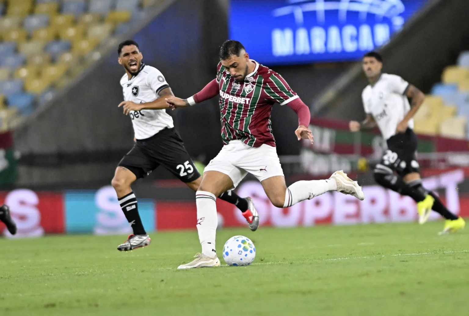 Zubeldía defende Freytes, mas não descarta reforços no Fluminense: "Precisam ter nível"