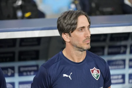 Zubeldía exalta vitória do Fluminense sobre o Botafogo: "Merecidamente levamos os três pontos"