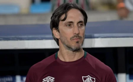 Zubeldía fala abertamente sobre momento do Vasco e mira semifinal do Carioca: “Contextos diferentes”