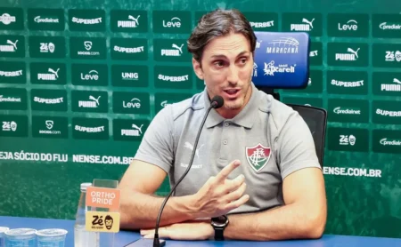 Zubeldía minimiza clima de revanche e evita falar em favoritismo do Fluminense na semifinal: “São partidas diferentes…”
