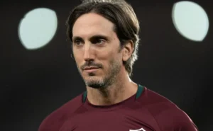 Zubeldía prioriza ataque, mas Fluminense cede empate em erros defensivos