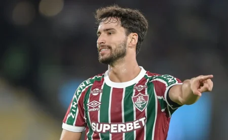 Zubeldía tem nova preocupação para Bahia x Fluminense e Martinelli pode começar no banco
