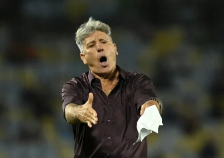 A Novela de Renato Gaúcho: Vasco e a Insistência na Contratação do Técnico