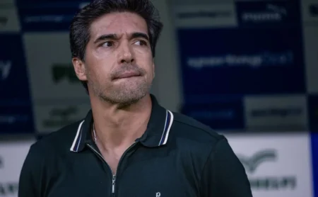 Abel compara investimentos de São Paulo e Palmeiras, destacando a organização como trunfo do Tricolor