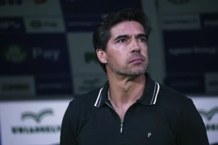 Abel elogia jogo do Palmeiras, mas lamenta o desgaste do elenco: "Outras equipes descansaram"