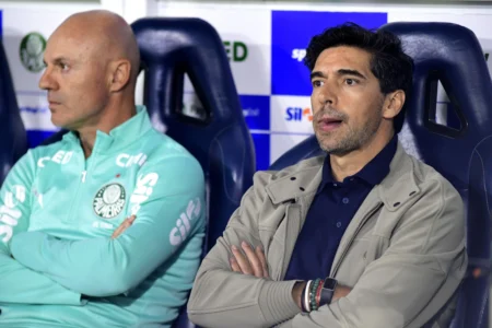 Abel elogia Vitor Roque e avalia Palmeiras em melhor fase contra o São Paulo: "Leão, não tigrinho"