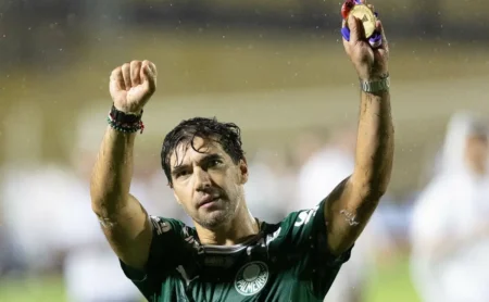 Abel Ferreira rebate críticas e defende trabalho contínuo no Palmeiras: “Mantemos sempre o caminho” Abel Ferreira rebate críticas e defende trabalho contínuo no Palmeiras: “Mantemos sempre o caminho”