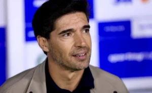 Abel Ferreira recorda vices de 2025 e cita Libertadores do Flamengo: “Não posso desvalorizar o trabalho” Abel Ferreira recorda vices de 2025 e cita Libertadores do Flamengo: “Não posso desvalorizar o trabalho”