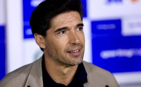 Abel Ferreira recorda vices de 2025 e cita Libertadores do Flamengo: “Não posso desvalorizar o trabalho” Abel Ferreira recorda vices de 2025 e cita Libertadores do Flamengo: “Não posso desvalorizar o trabalho”