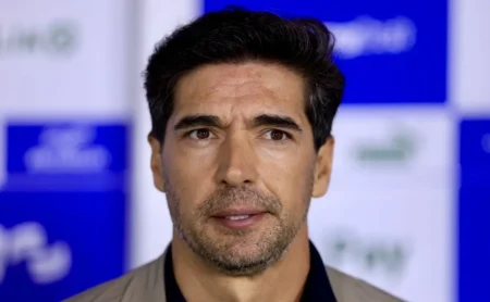 Abel Ferreira define Árias e Felipe Anderson como titulares, mas esquema do Palmeiras não convence