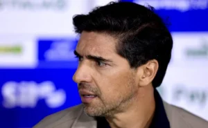 Abel Ferreira reage a questionamento sobre demissão de Filipe Luís: “Brasil não é para amadores”