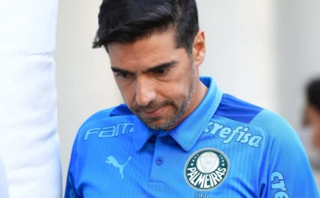 Abel Ferreira lamenta saída de Filipe Luís do Flamengo e faz reflexão: “Não é para amadores”