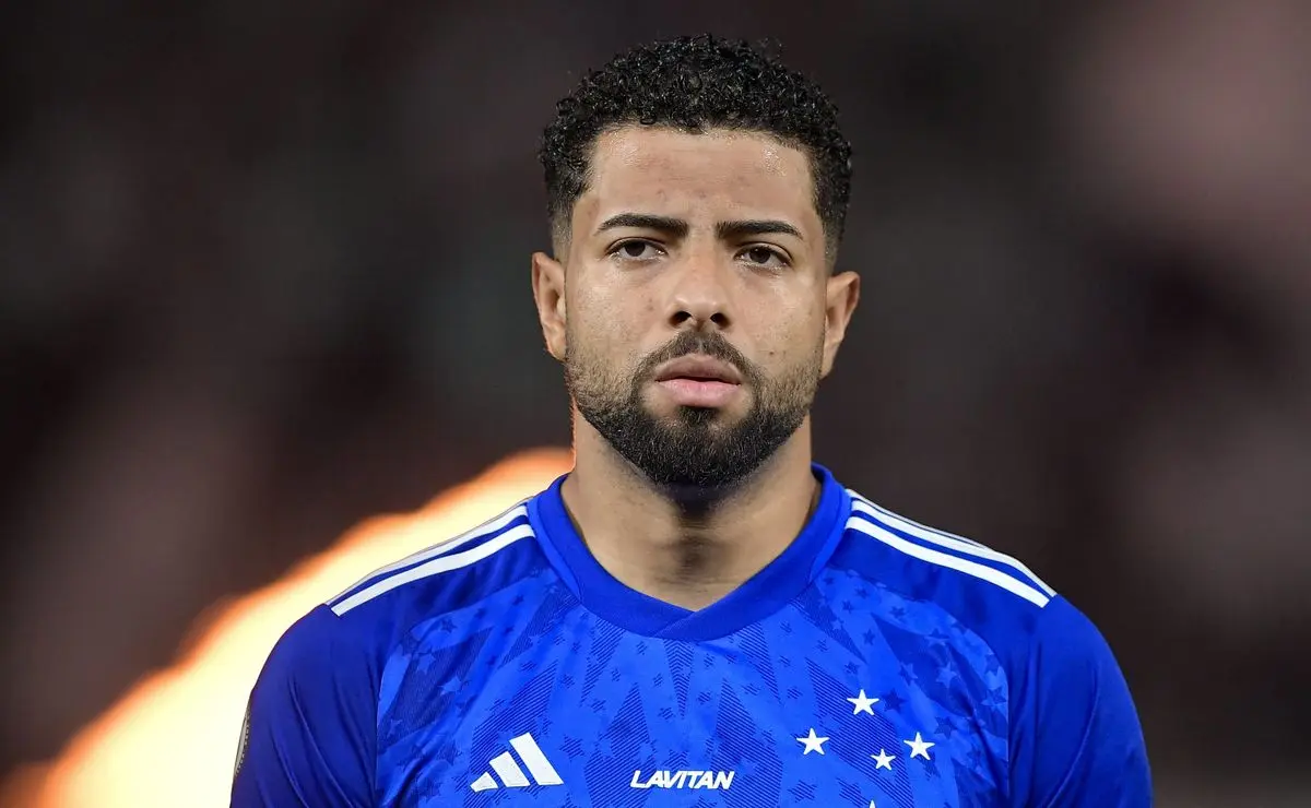 Acordo entre Internacional e João Marcelo é suspenso por transfer ban; Cruzeiro espera para avançar Acordo entre Internacional e João Marcelo é suspenso por transfer ban; Cruzeiro espera para avançar