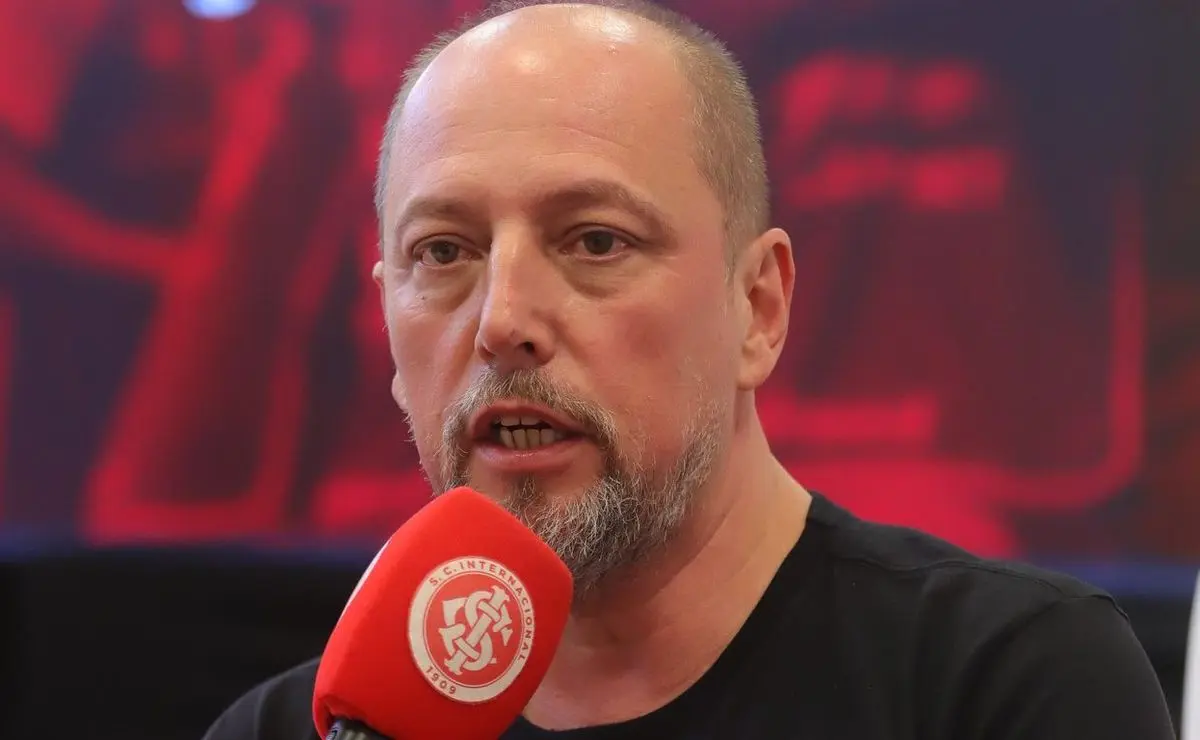 Acordo milionário avançado com o exterior abre caminho para reforços no clube Acordo milionário avançado com o exterior abre caminho para reforços no clube