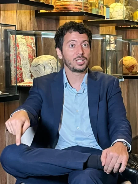 Agência reguladora anuncia análise rigorosa em possível venda da SAF do Vasco para enteado de Leila Pereira