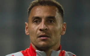 Alan Patrick critica postura do Grêmio e aponta soberba na final do Gauchão contra o Internacional. Alan Patrick critica postura do Grêmio e aponta soberba na final do Gauchão contra o Internacional.