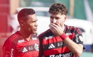 Alex Sandro avalia futuro no Flamengo, recebe sondagens dos EUA e pode decidir em 2027 Alex Sandro avalia futuro no Flamengo, recebe sondagens dos EUA e pode decidir em 2027