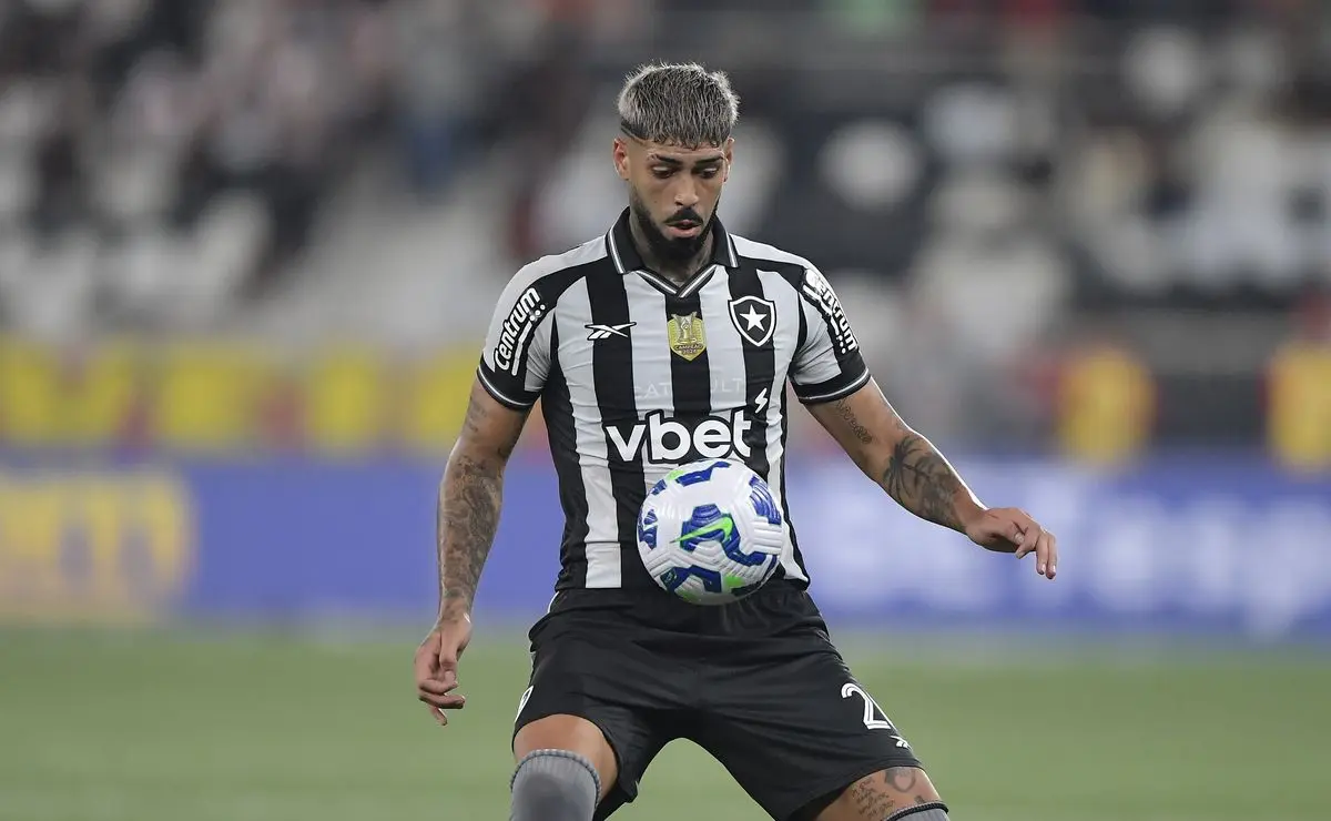 Alexander Barbosa dificulta a vida do Botafogo e Flamengo vence no Nilton Santos Alexander Barbosa dificulta a vida do Botafogo e Flamengo vence no Nilton Santos