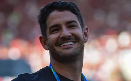 Alexandre Pato, ex-São Paulo, declara que não se aposentou do futebol: “se vou voltar ou não”