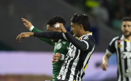 Alexis Duarte é contratado pelo Libertad após passagem irregular pelo Santos e decisão de Vojvoda.