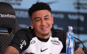 Alicia Klein, do UOL Esporte, critica recepção da Fiel a Jesse Lingard: “Nem jogou”