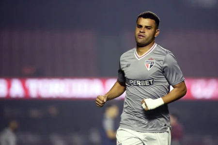 Alisson liberado para viajar; São Paulo encaminha acerto com Fluminense Alisson liberado para viajar; São Paulo encaminha acerto com Fluminense