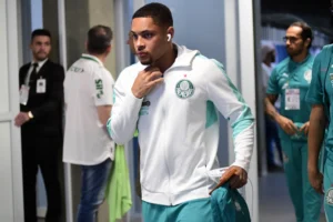 Ancelotti esclarece os motivos de não convocar Vitor Roque, do Palmeiras, para a Seleção. Ancelotti esclarece os motivos de não convocar Vitor Roque, do Palmeiras, para a Seleção.