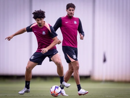 André Ramalho, do Corinthians, responde a provocações do Palmeiras: "Estão olhando para a gente"