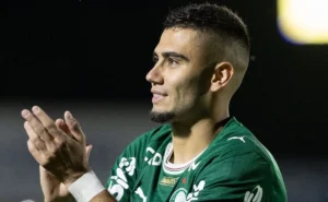 Andreas Pereira exalta parceria com Marlon Freitas e afasta busca por volante mais agressivo