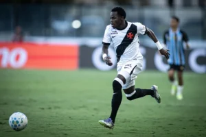 Andrés Gómez: titular absoluto, desfalca o Vasco após a Data Fifa