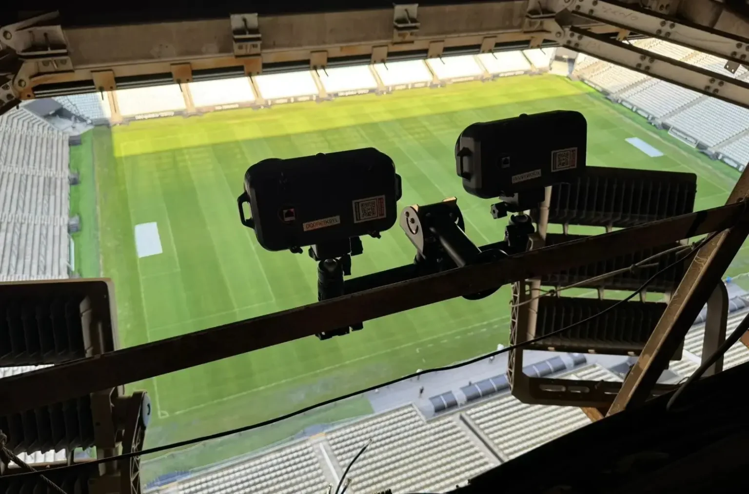 Arena Corinthians recebe instalação de sistema semiautomático de impedimento