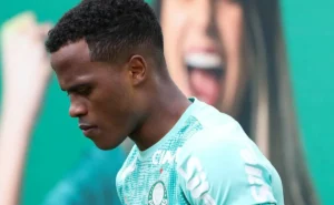 Arias preocupa o Palmeiras com possível agravamento de problema físico em 2026