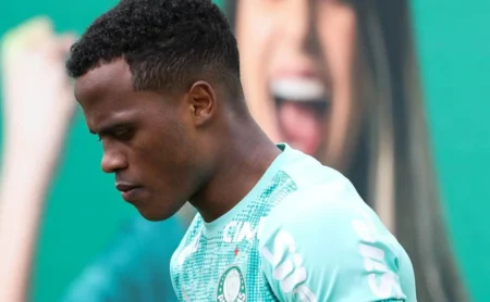 Arias preocupa o Palmeiras com possível agravamento de problema físico em 2026