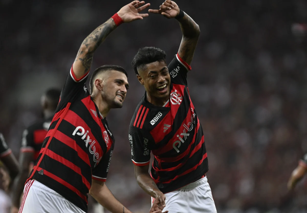 Arrascaeta e Bruno Henrique estendem recorde de títulos pelo Flamengo com o Carioca; veja o ranking Arrascaeta e Bruno Henrique estendem recorde de títulos pelo Flamengo com o Carioca; veja o ranking