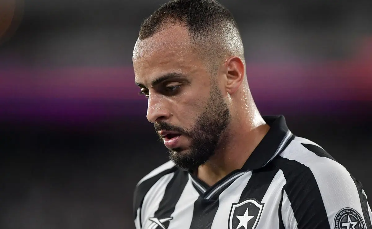 Arthur Cabral, do Botafogo, na mira do Corinthians e possível saída na janela de transferências Arthur Cabral, do Botafogo, na mira do Corinthians e possível saída na janela de transferências