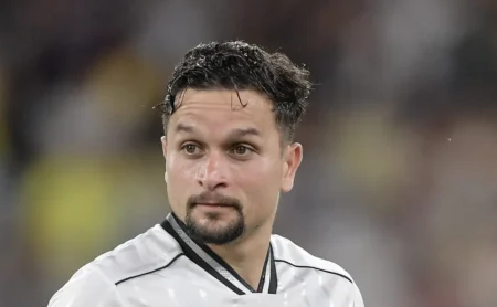 Artur é apresentado ao São Paulo e recebe primeiro contato com Roger Machado