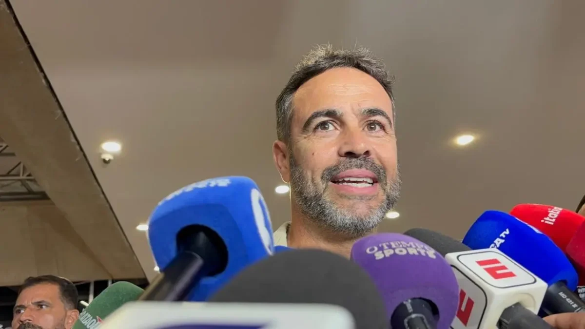 Artur Jorge inicia trabalho no Cruzeiro em Belo Horizonte