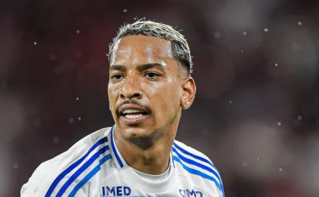 Athletico e Cruzeiro perdem suas camisas 10 em reencontro com Wesley Carvalho, sem Matheus Pereira e Zapelli