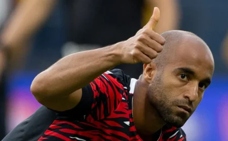 Atritos entre Lucas Moura e Crespo marcaram passagem do treinador pelo São Paulo
