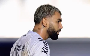 Atuação de Gabigol em Mirassol x Santos gera revolta na torcida: “Cemitério de jogadas”