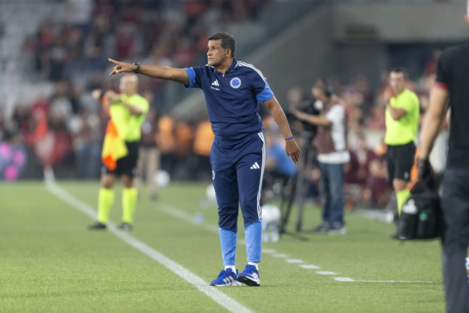 Auxiliar detalha diagnóstico sobre o Cruzeiro para novo técnico: Emocionalmente bem abatidos Auxiliar detalha diagnóstico sobre o Cruzeiro para novo técnico: "Emocionalmente bem abatidos"