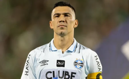 Balbuena, do Grêmio, pode ser desfalque do Paraguai em amistoso devido a lesão muscular