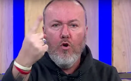 Baldasso defende o Grêmio e critica arbitragem em declaração contundente, descartando favorecimento ao Internacional