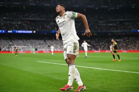 Bellingham busca segunda opinião médica sobre lesão, assim como Mbappé, fora do Real Madrid