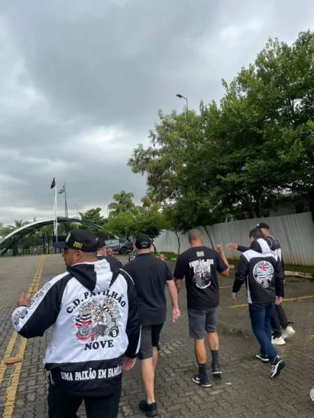 Bidu se retrata com a torcida do Corinthians após polêmica declaração