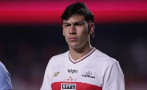 Botafogo avança na contratação de Ferraresi, do São Paulo, por empréstimo até 2026