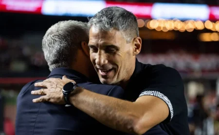 Botafogo avalia Vojvoda, Crespo e outros 5 técnicos com futuro de Anselmi incerto